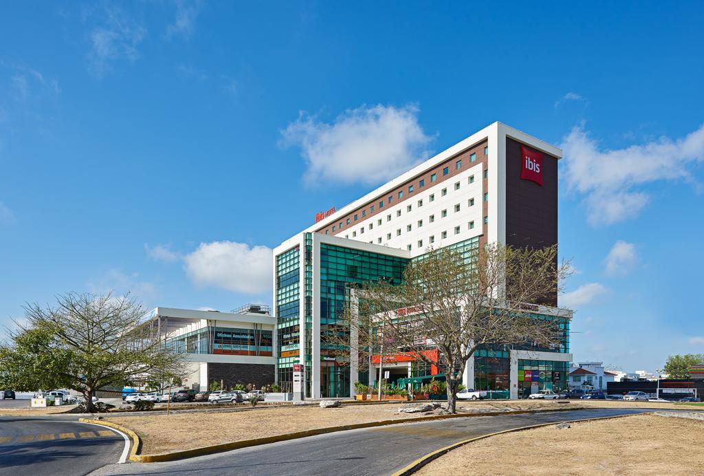 Ibis Cancun Centro Exterior photo