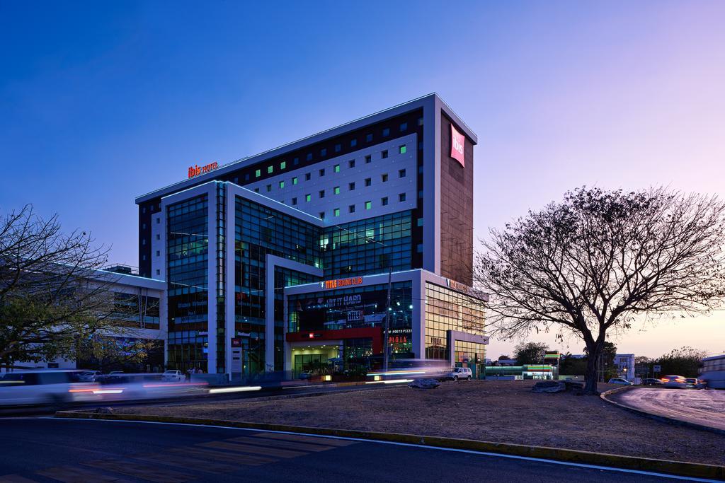 Ibis Cancun Centro Exterior photo